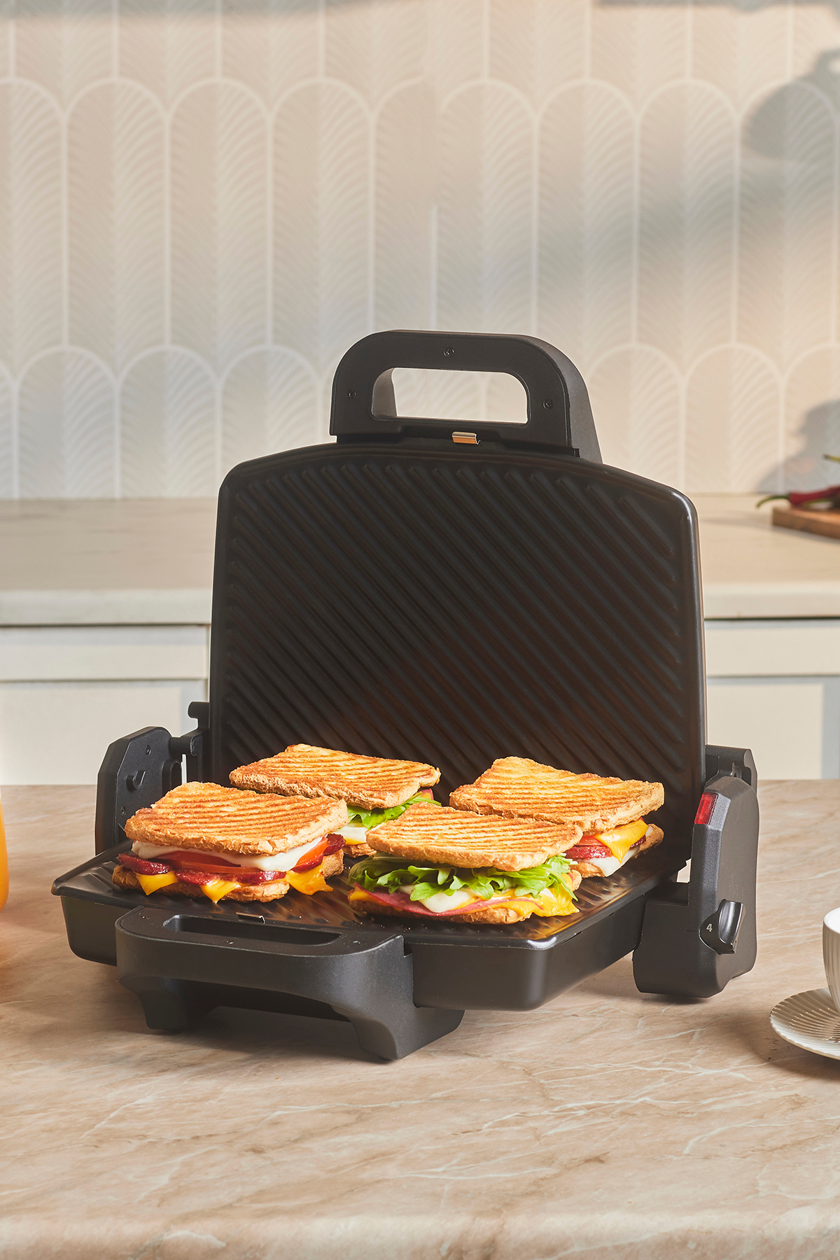 Emsan Future Essential Tost Makinesi Matte Black 1800 W 4 Dilim Kapasiteli - Fiyatı, ı
